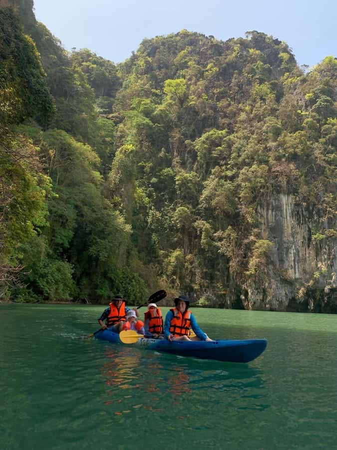 Ko Lanta: Sea Cave Kayaking Adventure Mangrove with Lunch - The guide and communication