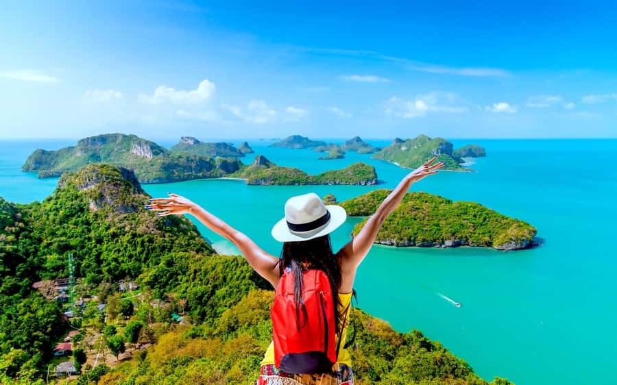 Koh Samui: Day Tour to Ang Thong with Kayak, Snorkel & Lunch - Snorkeling beside the limestone cliffs
