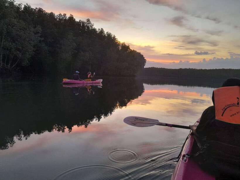Krabi: Ao Thalane Sunset Kayak adventure (group of 10 max) - The sunset promise, and its limits