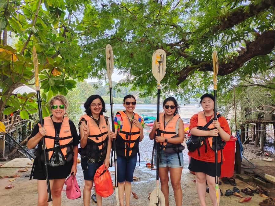 Krabi: Early bird kayak through Ao Thalane on private guide - Private guiding and group size