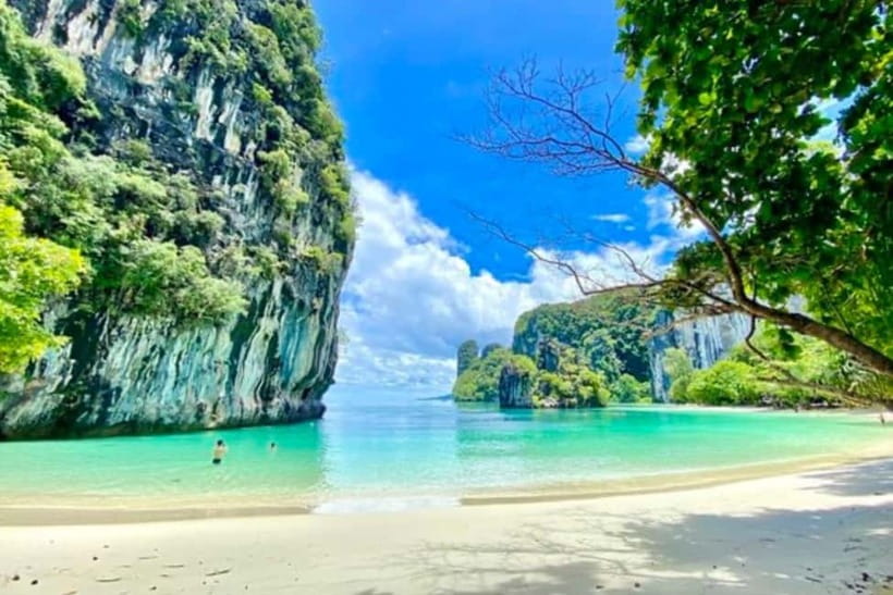 Krabi: Hong Island with Kayaking by speedboat - What the $63 price really covers