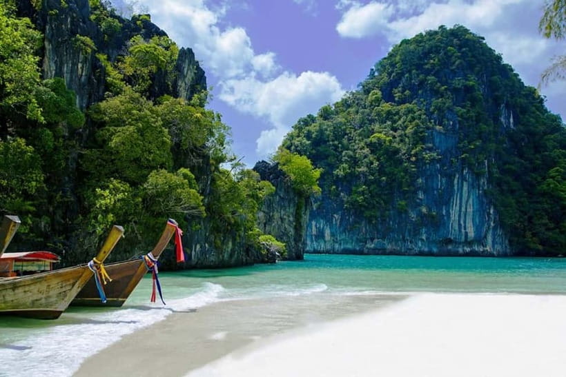 Krabi: Hong Island with Kayaking by speedboat - One hour of kayaking around Hong Island