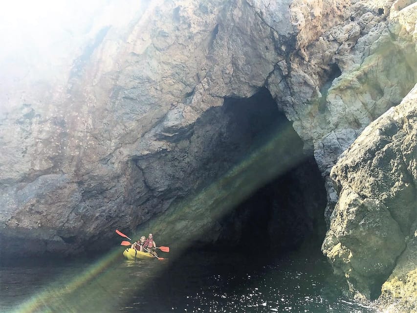 La Herradura: Kayak Tour in Cerro Gordo Natural Park - What to pack for the beach launch