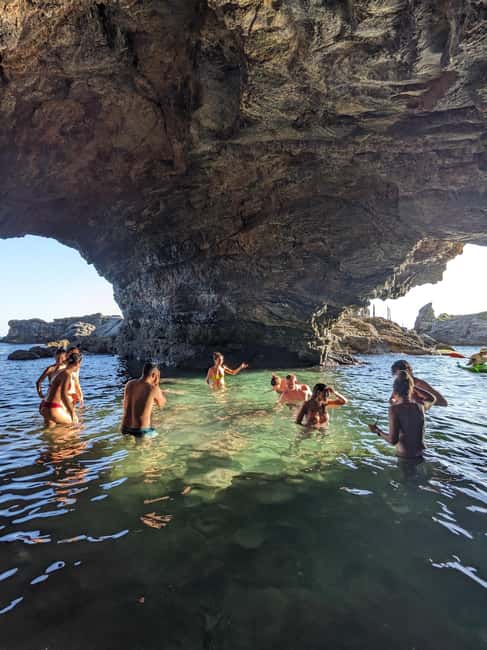 La Spezia: Sunset Kayak & Caves Tour w/ Swimming & Aperitif - Why this kayak tour is different from a standard boat trip