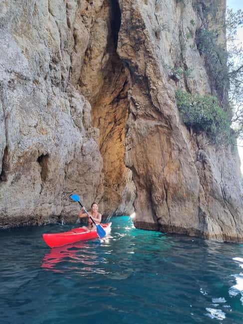 La Spezia: Sunset Kayak & Caves Tour w/ Swimming & Aperitif - The beach stop, swimming, and aperitivo