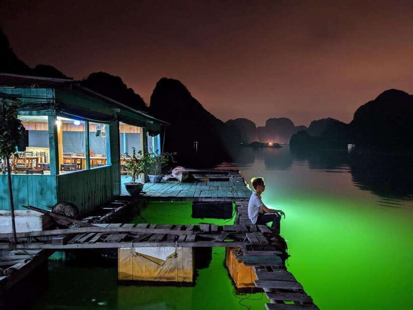 Lan Ha Bay: Bioluminescent Plankton Kayak Tour from Beo Pier - Getting used to the kayak at the floating house