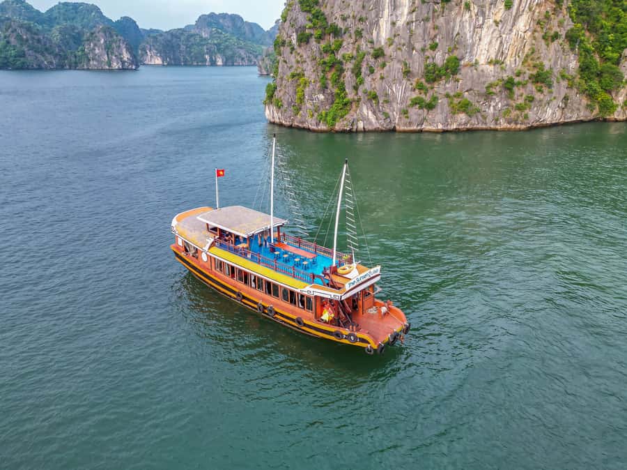 Lan Ha Bay - Kayaking 1 Day on cruise - Cai Beo Fishing Village and the karst towers