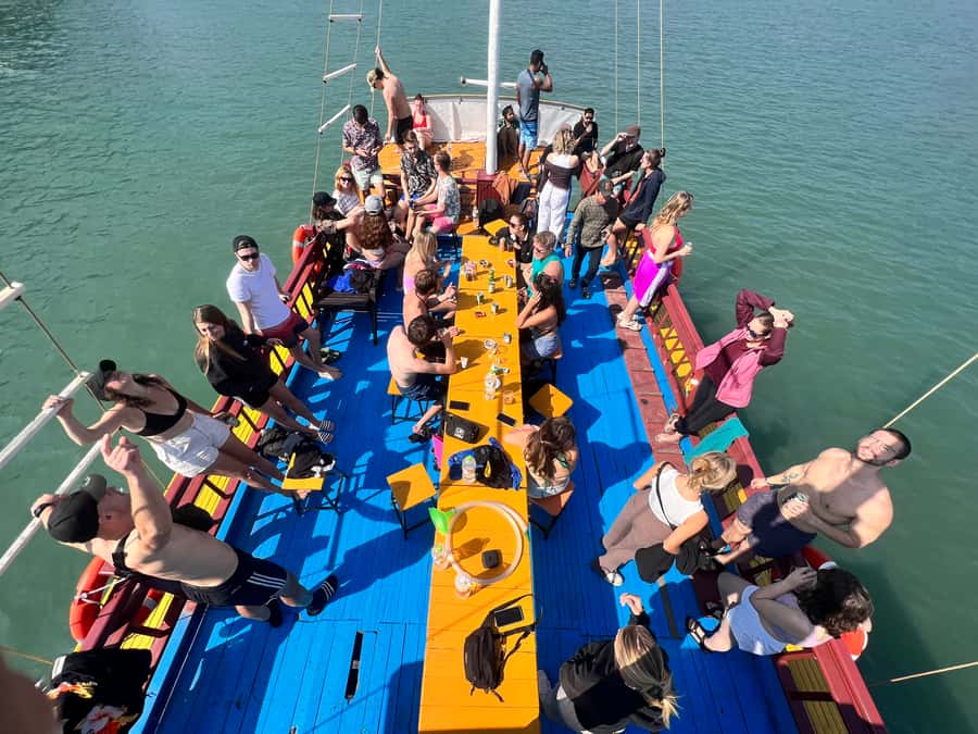 Lan Ha Bay - Kayaking 1 Day on cruise - Lunch and free time at Ong Cam Islet