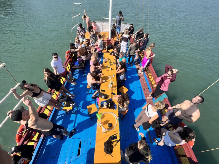 Lan Ha Bay - Kayaking 1 Day on cruise - Southern Ha Long Bay by boat