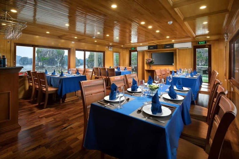 Lan Ha Bay Luxury Cruise with balcony - biking+kayak+tickets - Kayaking and swimming at Ba Trai Dao