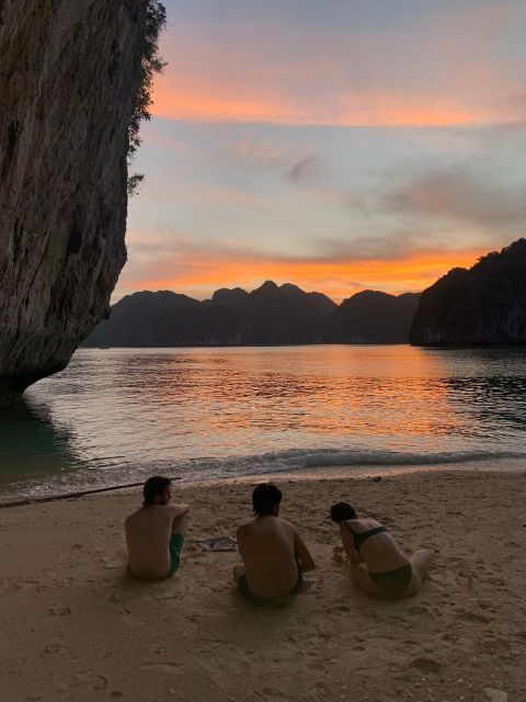 Lan Ha Bay: Sunset & Plankton Bioluminescent Night Kayaking - Floating fishing village and late afternoon scenery