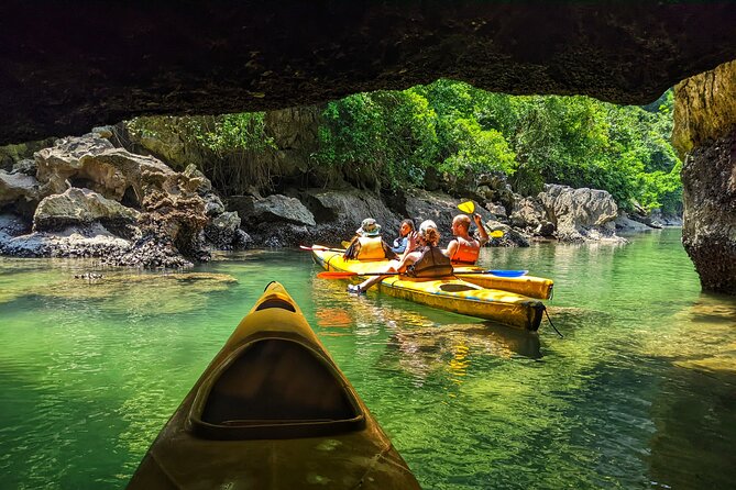 Lan Ha - Ha Long bay with local experts (small group guaranteed) - Kayaking through K.A. Cave and Bats Cave