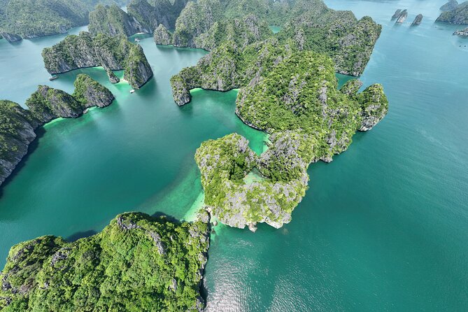 Lan Ha - Ha Long bay with local experts (small group guaranteed) - Ba Trai Dao Beach and the second paddle