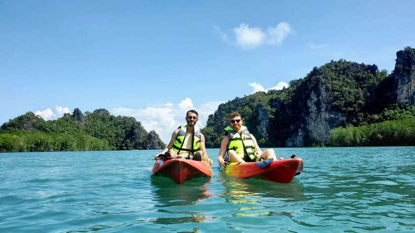 Langkawi : Kilim Geoforest Mangrove Kayak Tour with Lunch - The safety briefing and first paddle