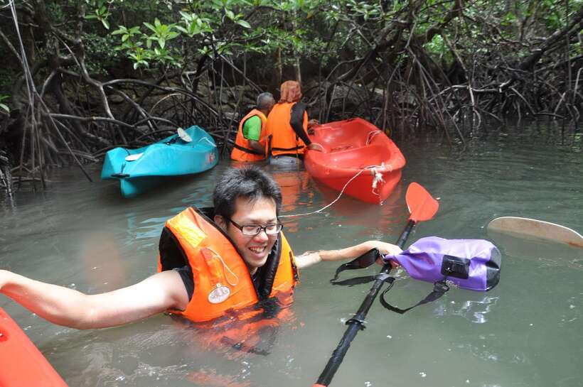 Langkawi: Kilim River Mangrove Safari Kayaking Tour - What to pack for a muddy, sunny paddle