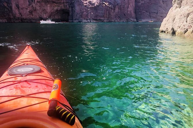 Las Vegas: Guided Kayak Tour from Willow Beach to Emerald Cave - The paddle to Emerald Cave