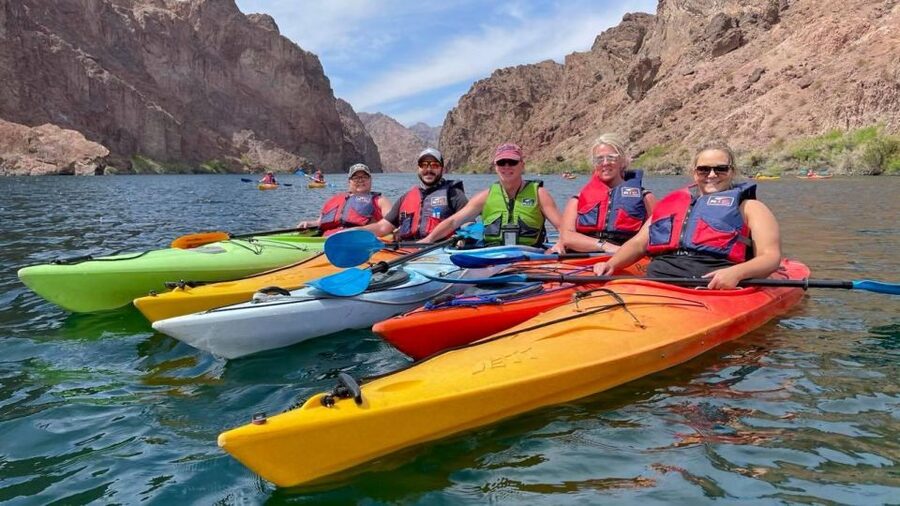 Las Vegas: Kayak Rental without Transportation - Arriving at 25804 N Willow Beach