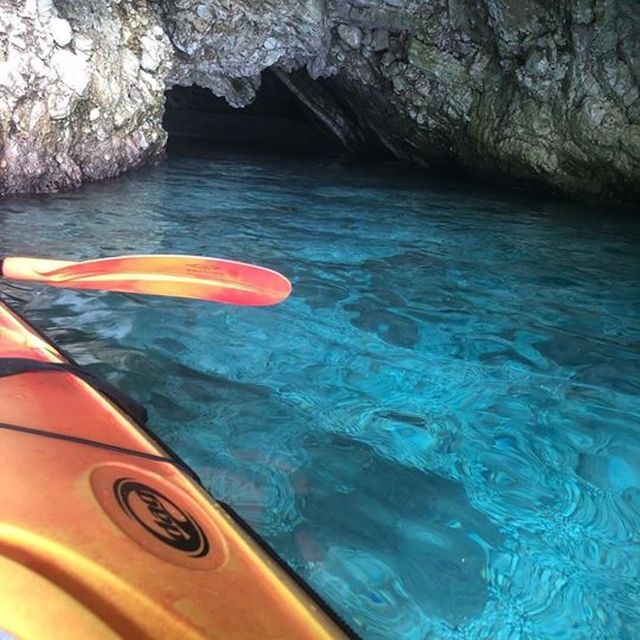Lefkada: Hidden Blue Cave Kayak Trip with Lunch & Fruits - Quiet beaches, fruit, and the food question