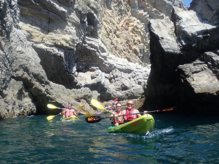 Lisbon: Sesimbra Kayak Discovery Experience - The safety briefing sets the pace