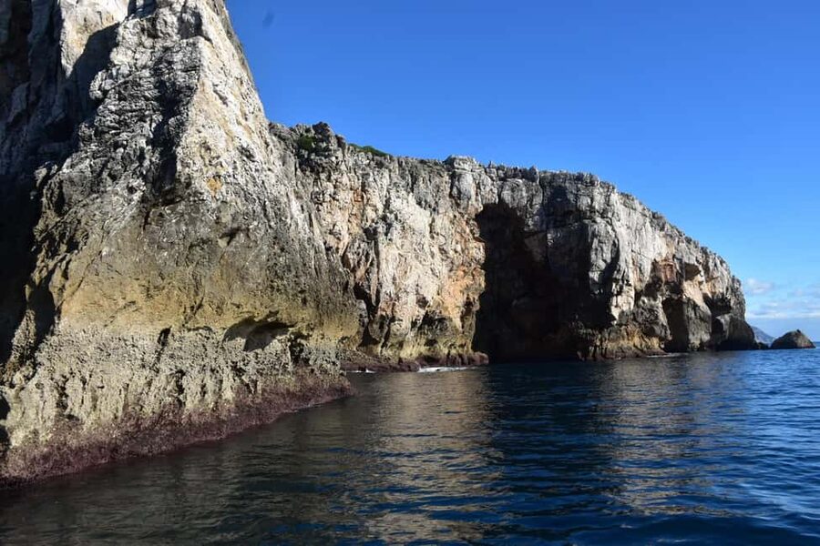 Lisbon: Sesimbra Kayak Discovery Experience - Paddling along Arrabida’s rocky coast