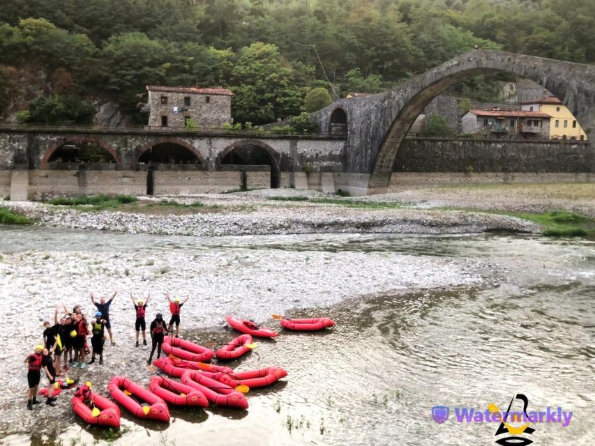 Lucca: kayak nel torrente Lima - What the lower summer water means for you