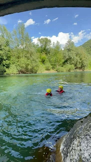 Lucca: kayaking at the devil's bridge - Why this river trip makes sense from Lucca