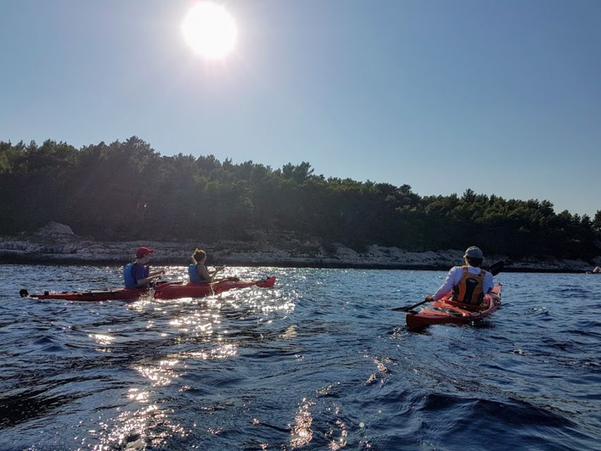 Lumbarda - Sunset Kayak Tour with a Picnic - Wine and Sweets - Tasting Lumbarda’s rare GRK wine