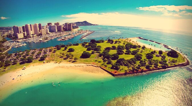 Magic Island Honolulu Stand Up Paddling - One hour on the water, with room for turtles