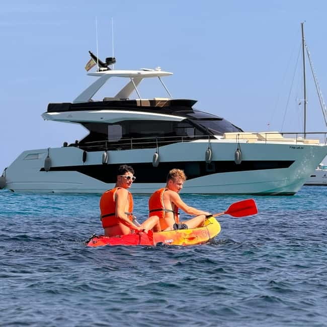 Mallorca: Kayak and Paddleboard Excursion Through Crystal Clear Caves - Starting at Playa Barca with the basics covered