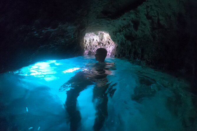Mallorca: Kayaking, Sea Cave, Cliff Jumping & Snorkel Tour - What the three-hour Mallorca adventure includes