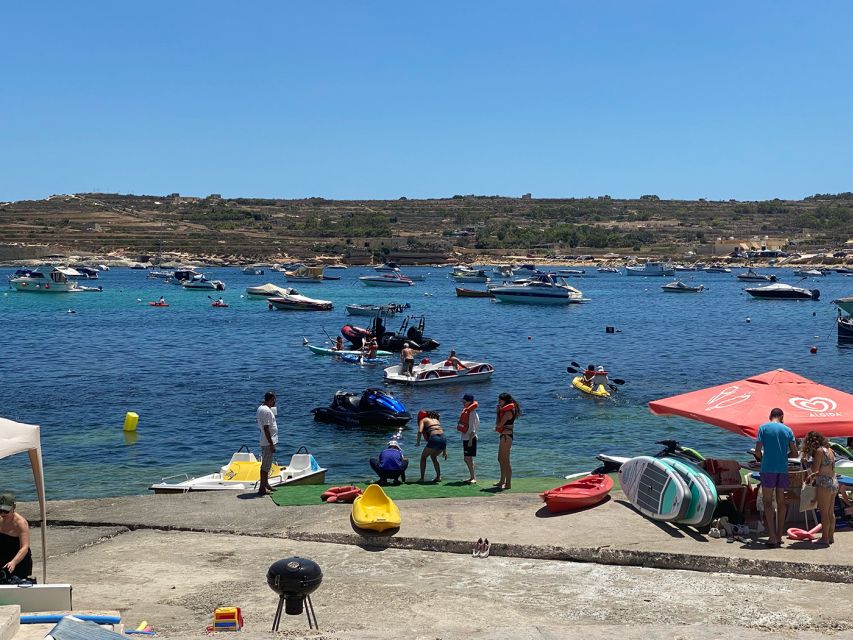 Marsaskala: Paddle Boat Rental in St. Thomas Bay - Sharing the boat with family or friends