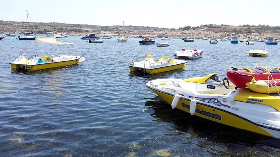 Marsaskala: Paddle Boat Rental in St. Thomas Bay - Finding Sensi WaterSports behind the beach lido