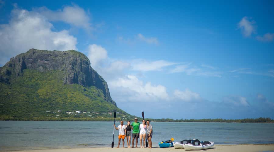 Mauritius: Guided Kayak tour to Benitiers Island - Île aux Bénitiers and an important access question