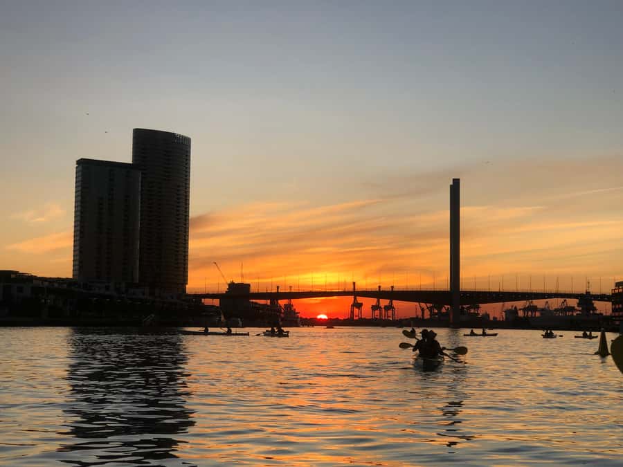 Melbourne: Sunset Kayak Tour with Dinner - The marina dinner is the tour’s odd and memorable centerpiece