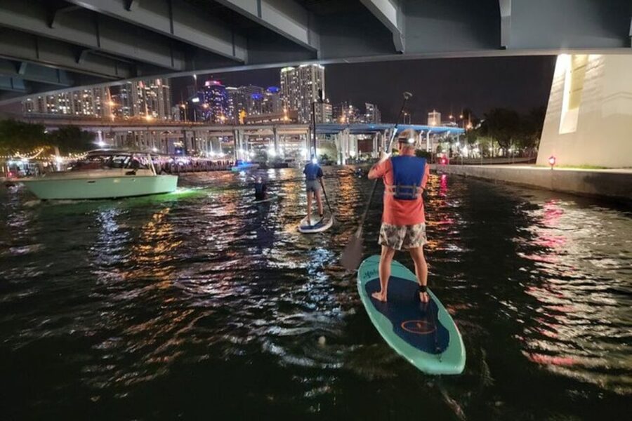 Miami: City Lights SUP or Kayak Night Tour - A friendly group atmosphere with drinks afterward