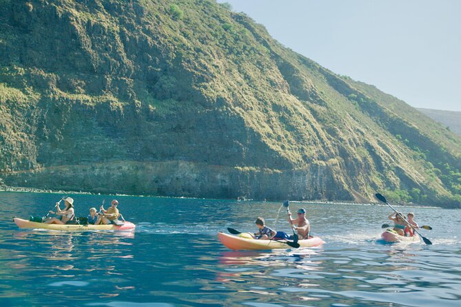 Midday Meander - Kealakekua Bay Kayak and Snorkel Adventure - Snack time before the paddle back