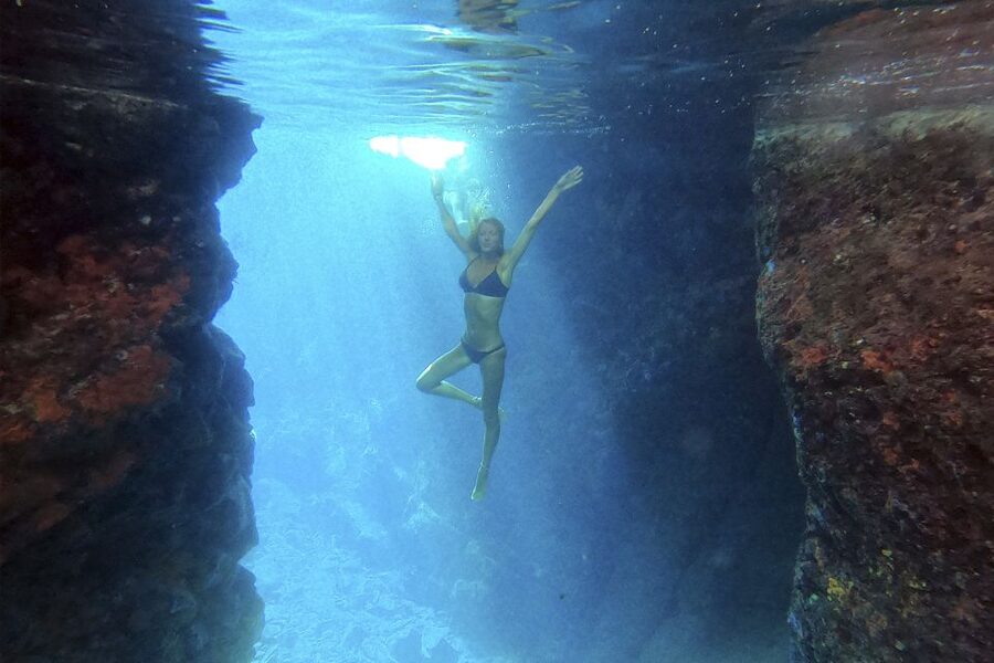 Milos: Milos and Polyaigos Snorkeling and SUP Cruise - Sykia Cave and Kalogries Beach