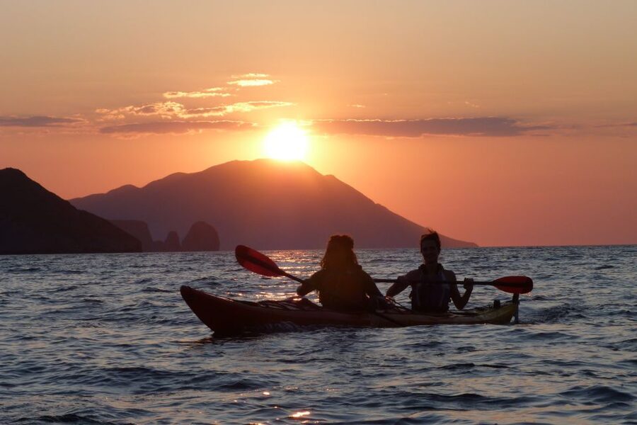Milos: Sea Kayaking Trip at Sunset with Snack - The 18:30 paddle toward Klima