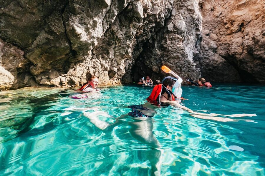 Milos: Tsigrado and Gerakas Beach Kayaking Tour - Meeting at Fyriplaka Beach