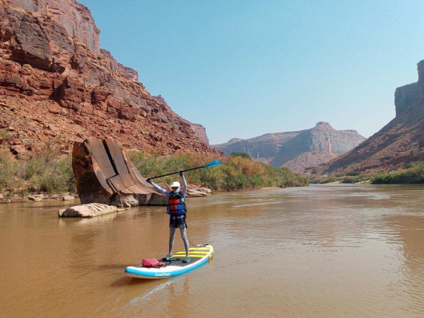 Moab: Stand-Up Paddleboard with small rapids on Colorado - Starting at Paddle Moab in the morning or afternoon