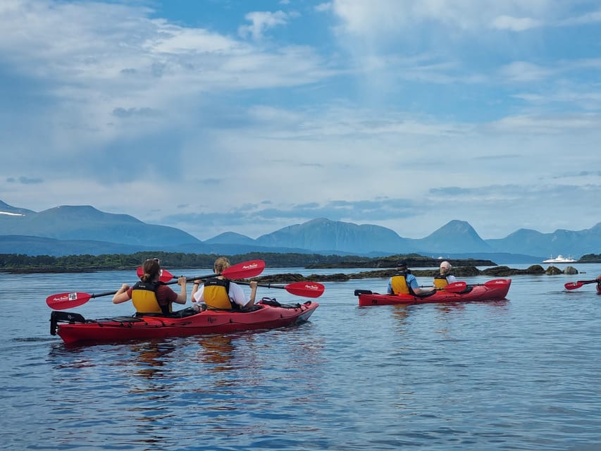 Molde - Guided kayak tour - Starting beside Thon Hotel in central Molde