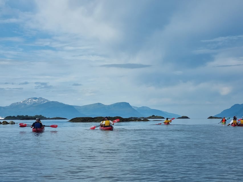 Molde - Guided kayak tour - Equipment, comfort, and family rules