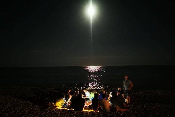 Moonlight Kayak with Dinner Included - Paddling through the evening coves