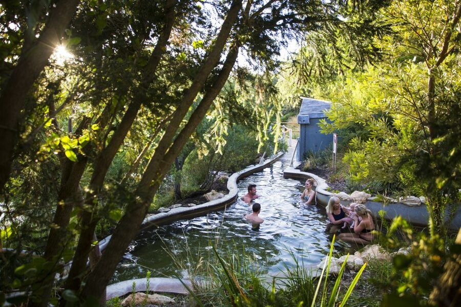Mornington Peninsula: SUP, Hike, & Hot Springs Trip w/ Lunch - A picnic made from Mornington Peninsula produce
