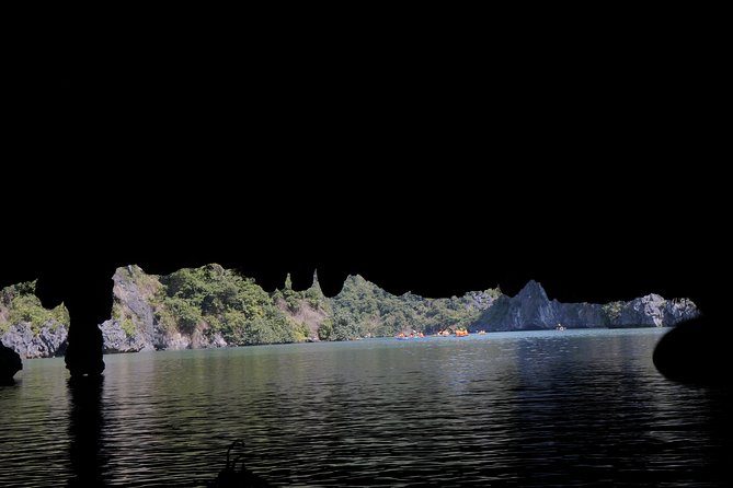 Most favorite full day boat tour with kayaking in Lan Ha bay, Ha Long bay - Thap Nghieng Island and the final swim