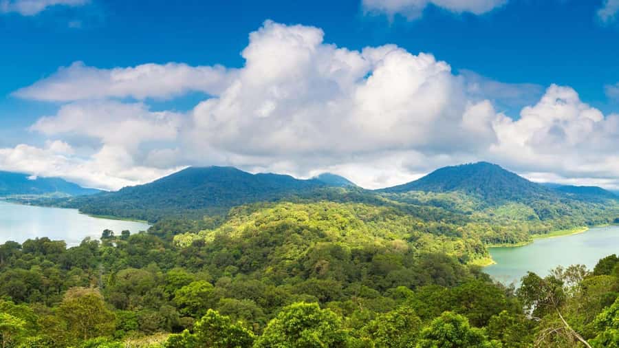 Munduk: Twin Lakes Jungle Hike with Lake Canoe and Waterfall - From your hotel to the Twin Lakes