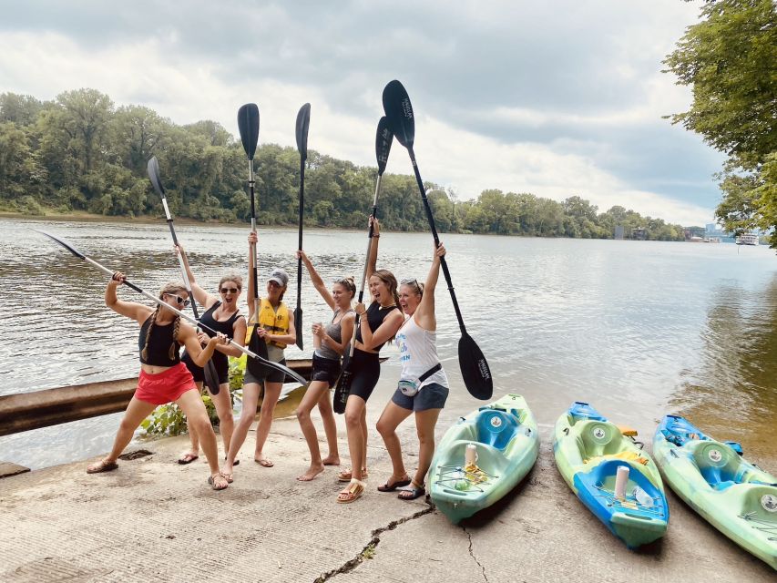 Nashville: Downtown Kayak Rental with Shuttle - The skyline arrives near the finish