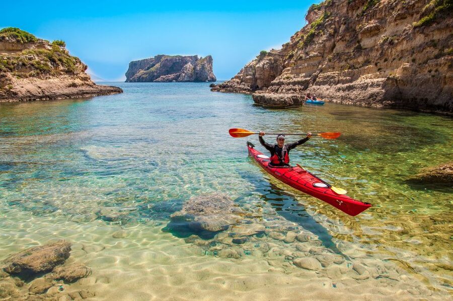 Navarino Bay: Sea Kayaking with Lunch - Who should book this Navarino Bay kayak trip?