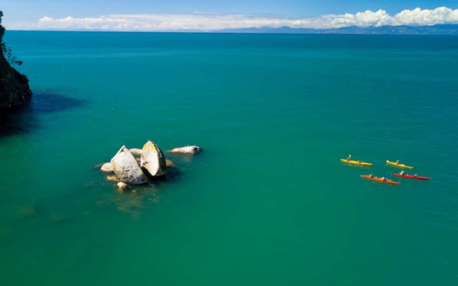 Nelson: Abel Tasman Kayaking & Great Taste Trail Bike Tour - The early shuttle from Nelson to Kaiteriteri