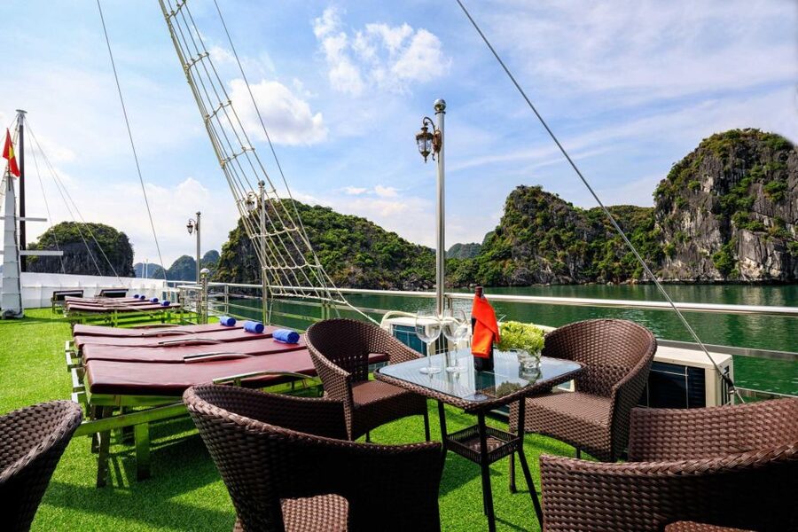 Ninh Binh: Lan Ha Bay 2D 1N cruises- bike tour, kayak, meals - Lunch on the return and the journey back to Hanoi